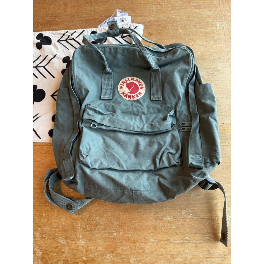 FJALLRAVEN KANKEN Classic Backpack Frost Green Water Resistant Laptop Bag Straps